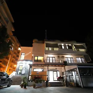 Hotel Salvadore Wlora